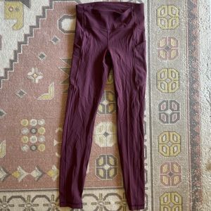 lululemon Speed Up Tight 25” in Burgundy color